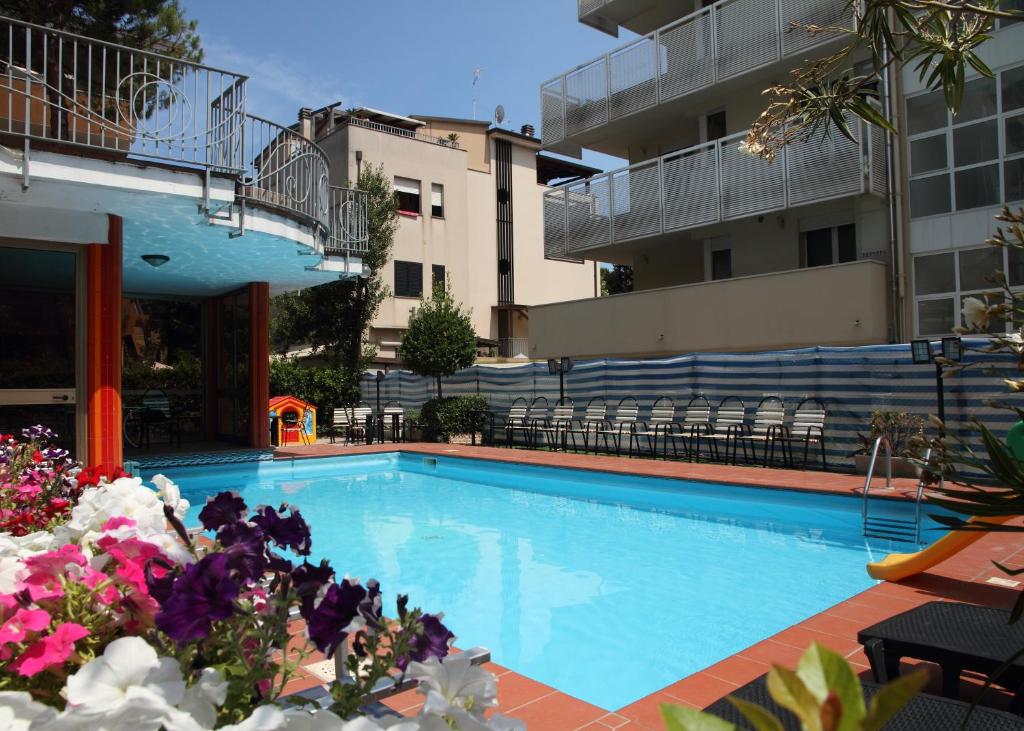 Bazén v ubytování Hotel Universo nebo v jeho okolí