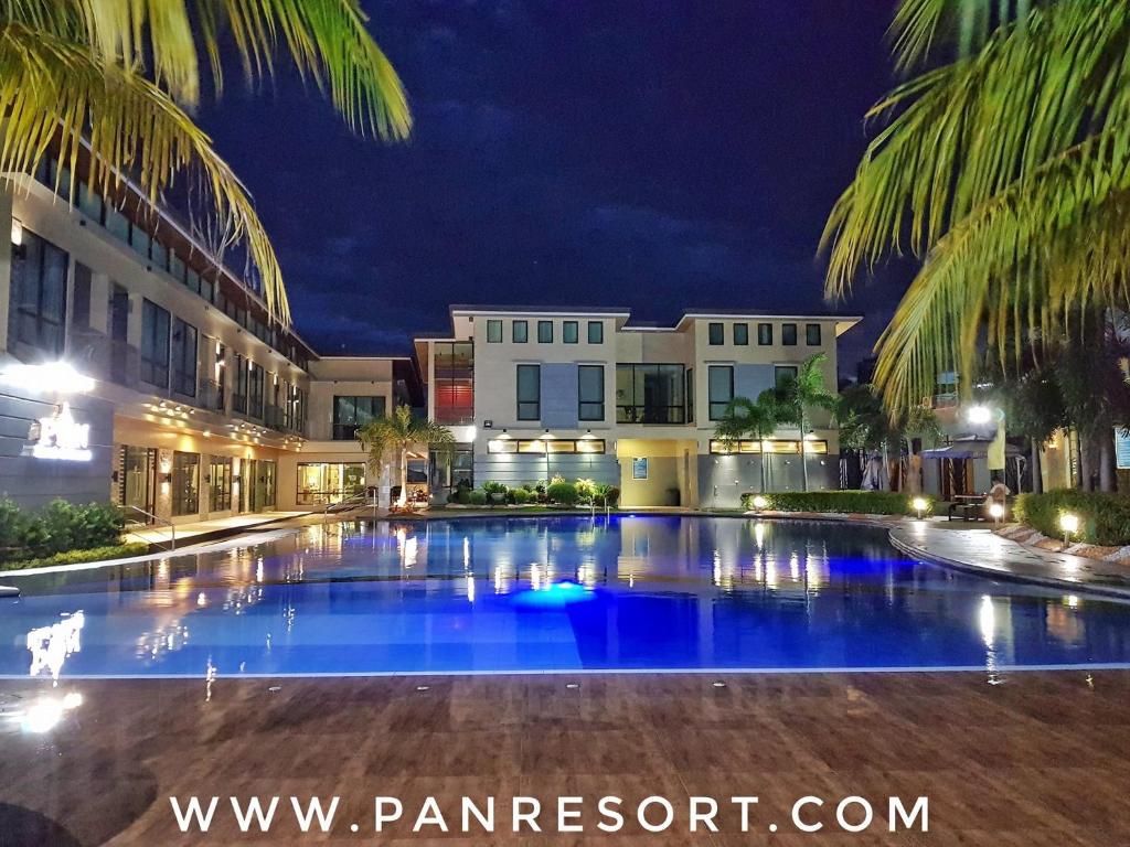 Bazén v ubytování PAN HOTEL AND RESORT nebo v jeho okolí