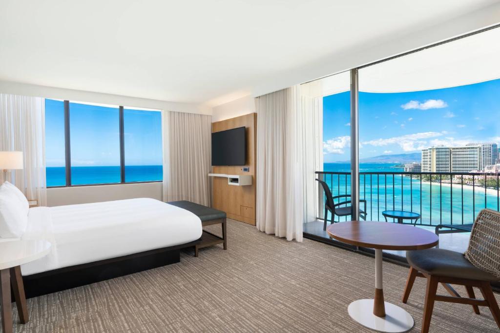 Waikiki Beach Marriott Resort & Spa - Junior Suite - Oceanfront