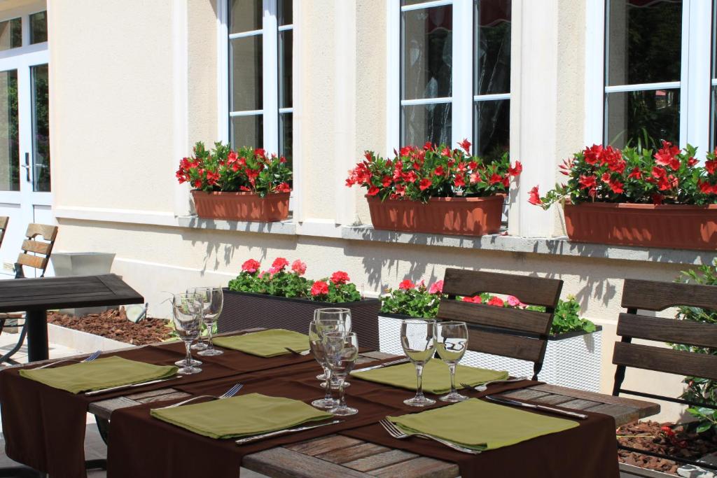 Restaurace v ubytování Le Clos De Mutigny