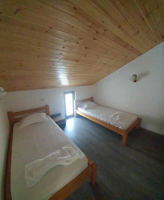 CASA MOREANA - Apartment With Balcony