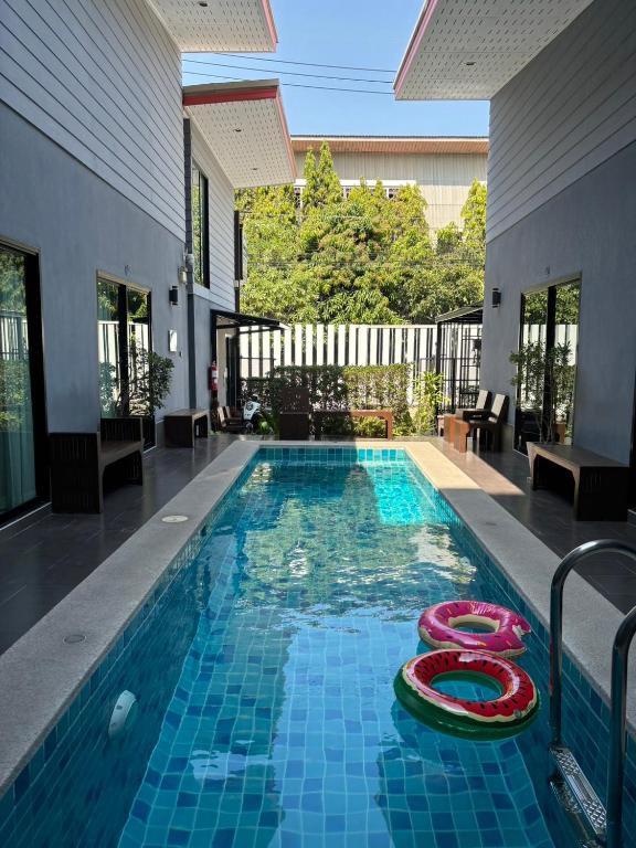 Bazén v ubytování The Huahin Hotel nebo v jeho okolí