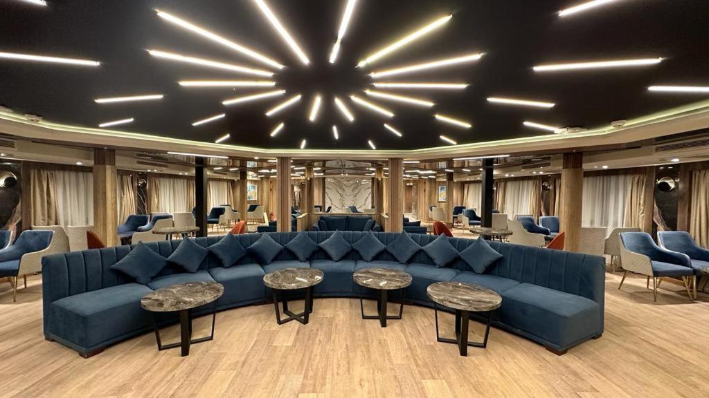 Posezení v ubytování M/S Nephtis Nile Cruise