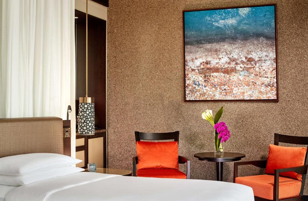Postel nebo postele na pokoji v ubytování Grand Hyatt Abu Dhabi Hotel & Residences Emirates Pearl