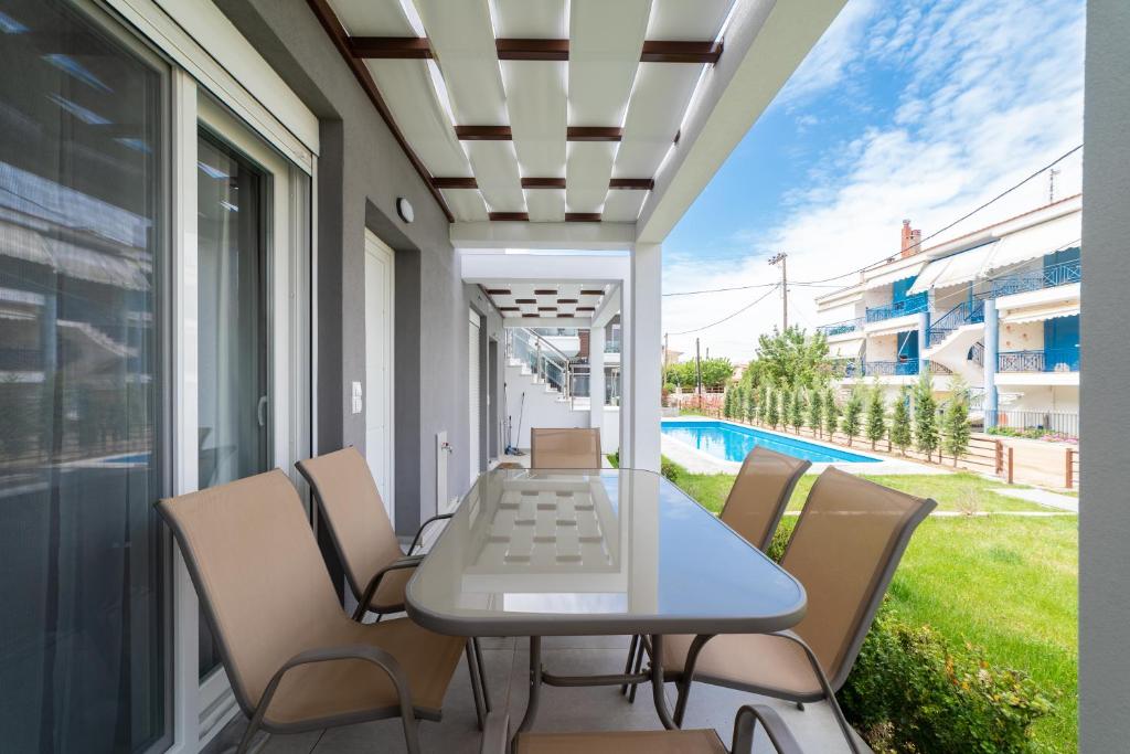 Bazén v ubytování Perla Residential Complex nebo v jeho okolí