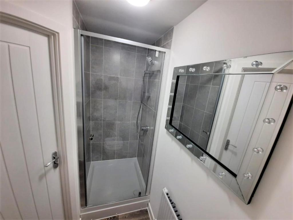 Ipswich - 3 Beds - Sleeps 6 - Private Garden 8