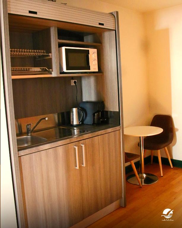 Kuchyň nebo kuchyňský kout v ubytování Hotel Belvedere Mindelo, Cabo Verde