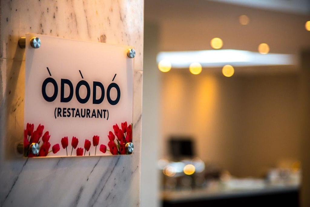 Certifikát, hodnocení, plakát nebo jiný dokument vystavený v ubytování Golden Tulip Lekki