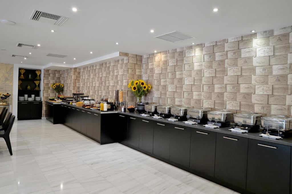 Athenaeum Grand Hotel - Resim 14