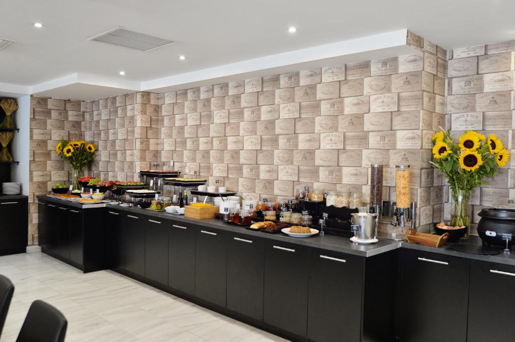 Athenaeum Grand Hotel - Resim 15