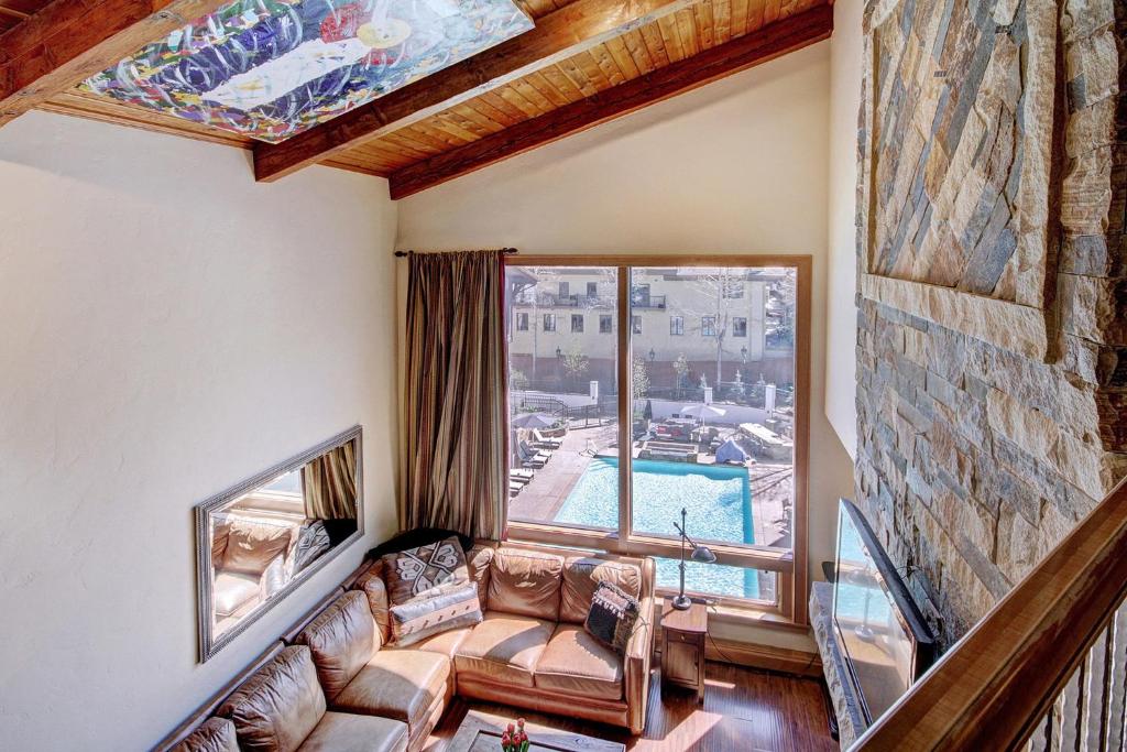 Bazén v ubytování Lodge at Vail, A RockResort nebo v jeho okolí