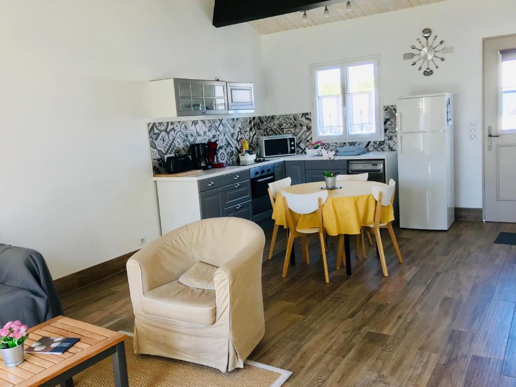 Gallery image of Boinot Lodge in Le Château-dʼOléron