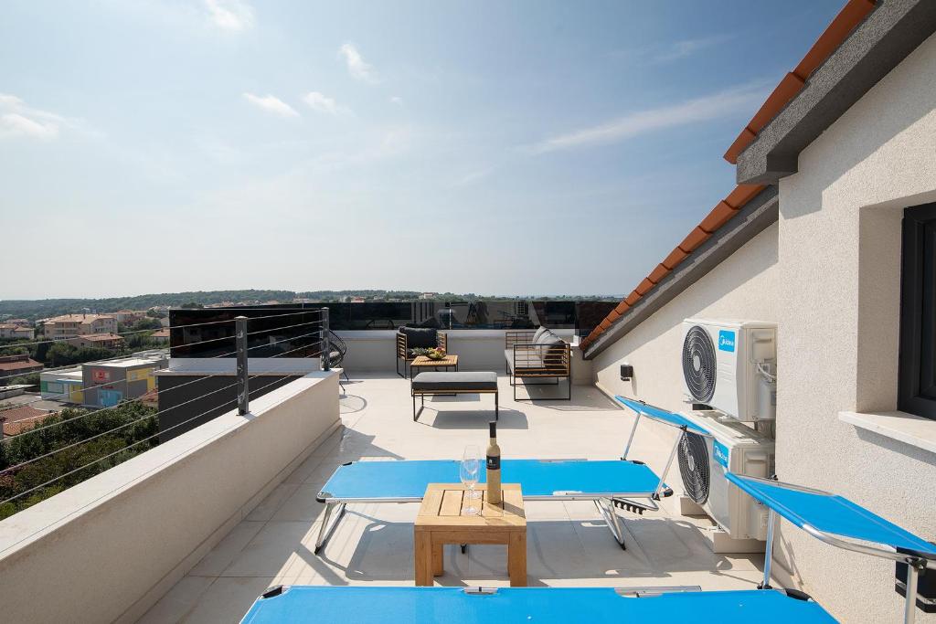 Balkón nebo terasa v ubytování Apartments Sara III