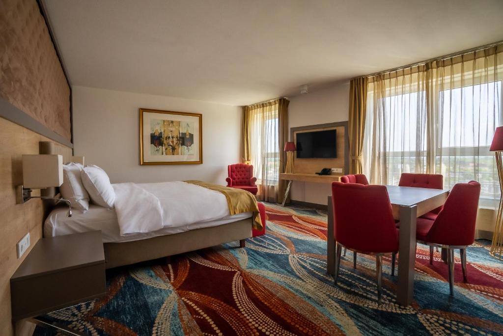 ART Hotel Rotterdam-Fully Renovated - Family Room