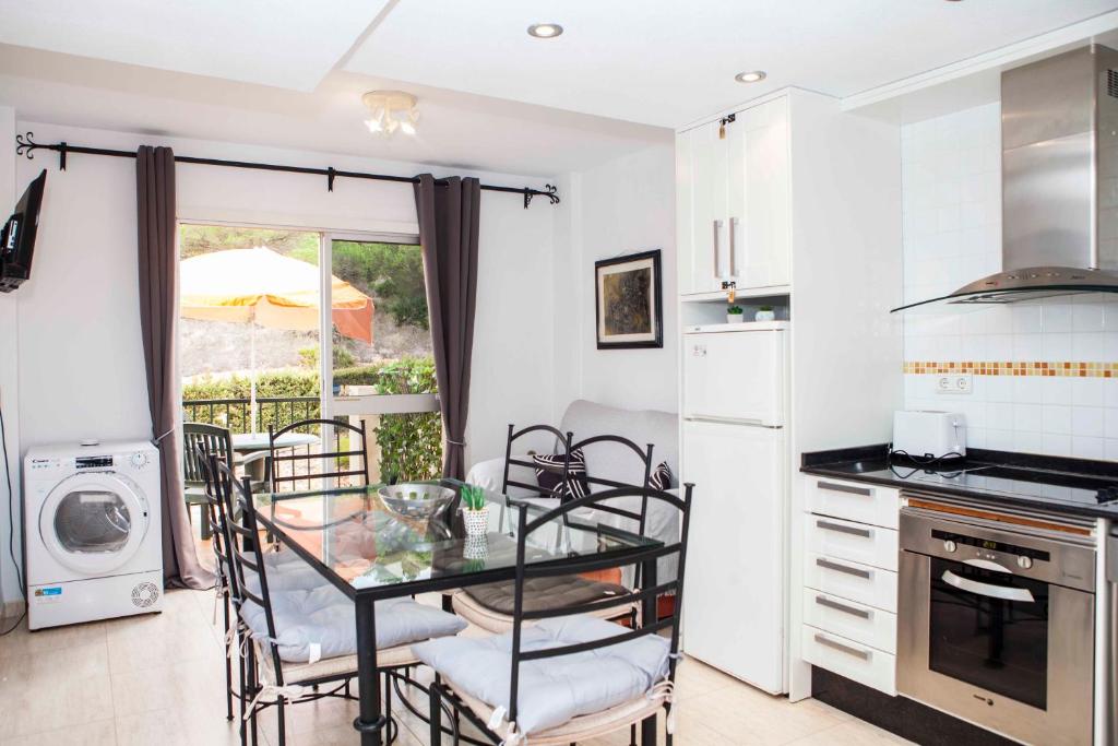 Kuchyň nebo kuchyňský kout v ubytování La Manga Club 2 Bed Apartment Great location