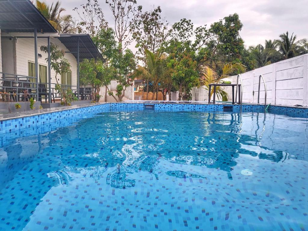 Bazén v ubytování Rashiva Resort nebo v jeho okolí