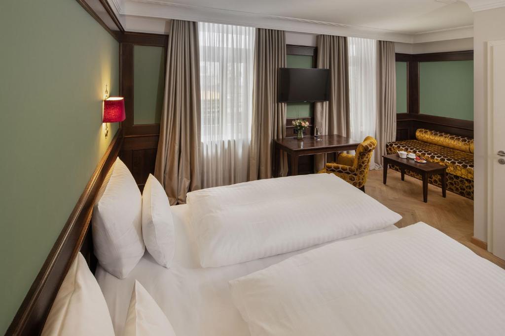 
Superior Triple Room
