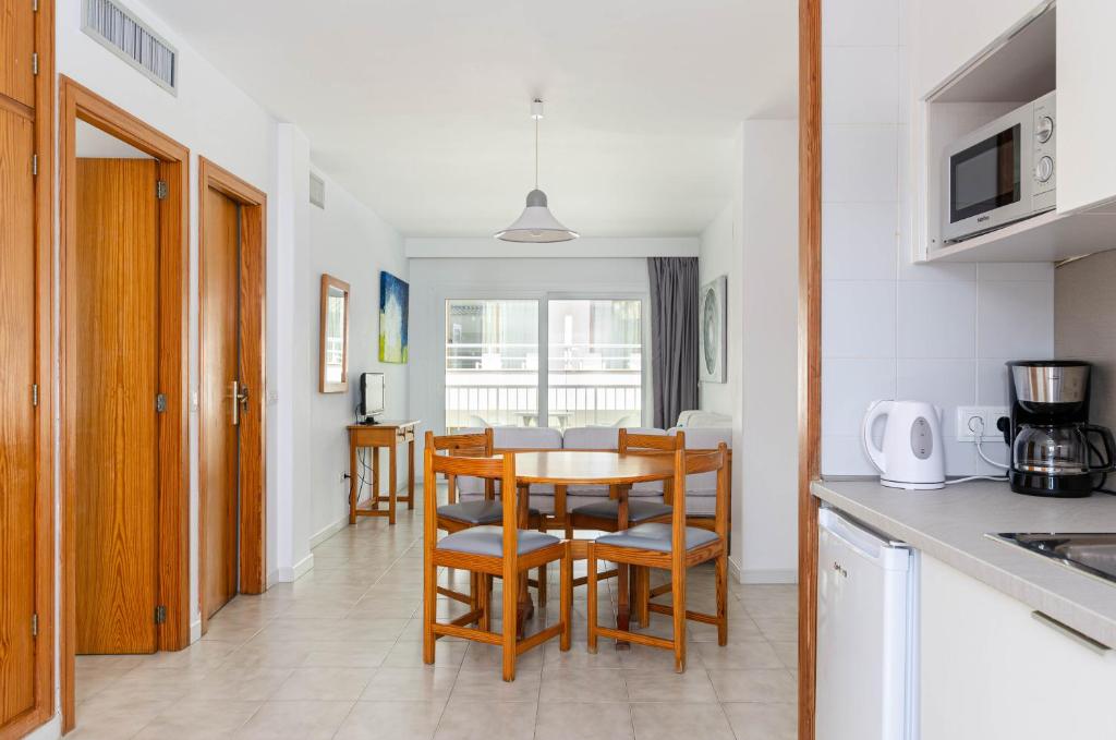 Kuchyň nebo kuchyňský kout v ubytování Mar Brava Apartments