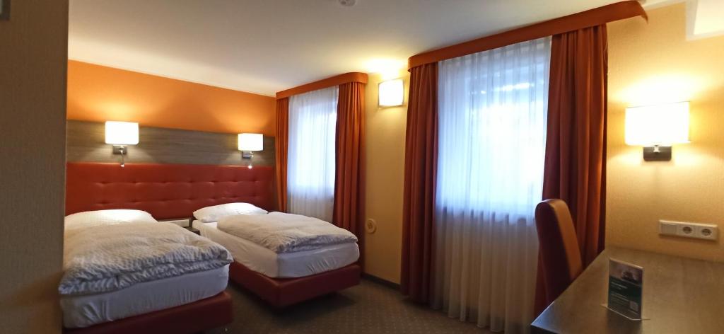 Hotel Waldblick BSR Garten mit Pavillons im Schwarzwald, ideal für Paare, Familien, Hunde - Büyük Çift Kişilik Oda