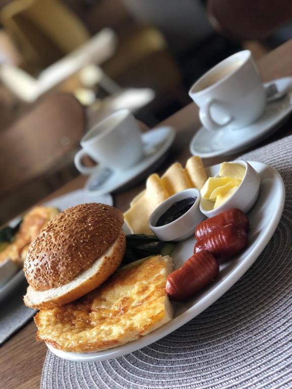 Jídlo v hotelu nebo okolí