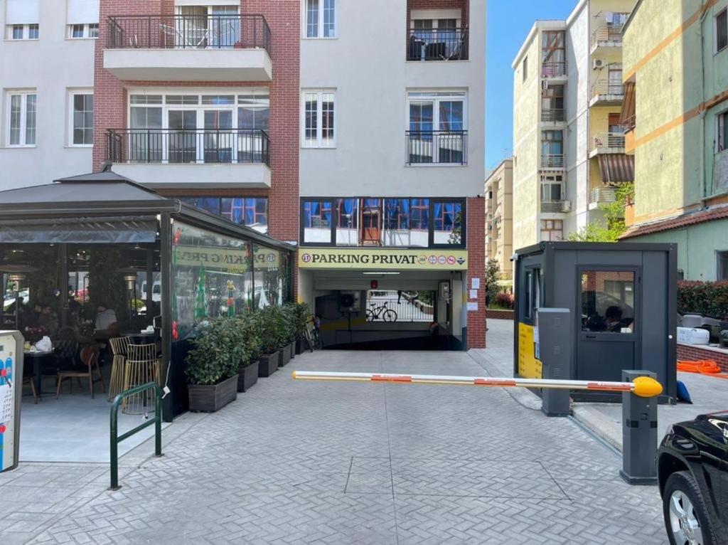 Roes Apartments - Image 6