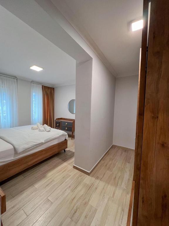 Roes Apartments - Image 7