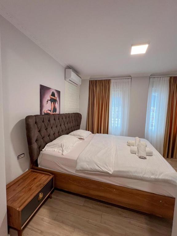 Roes Apartments - Image 9