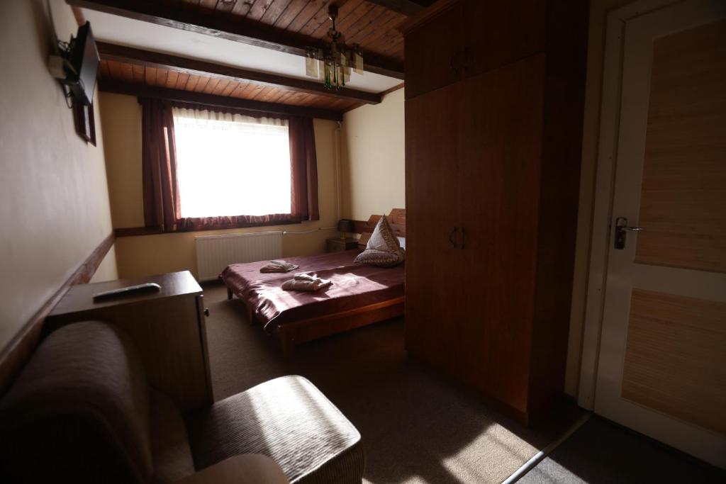 Guest House Podobovets 2000 - Habitación Económica Con 2 Camas Individuales