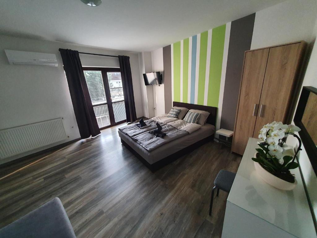 Krisy apartman 4200 Hajdúszoboszló, 3 Hőforrás utca kép - 1