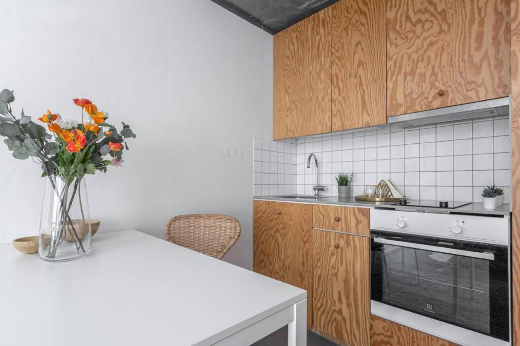 Kuchyň nebo kuchyňský kout v ubytování Comfy Studio easy to commute