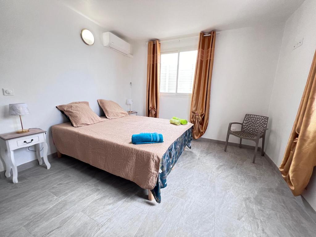 Postel nebo postele na pokoji v ubytování Élégant Appartement T3 Châtaigne : Spacieux