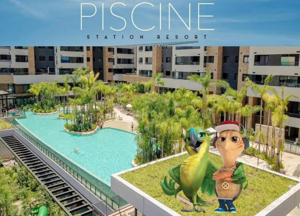 een weergave van een resort met een zwembad bij Resort, Piscina e Natureza em SP in Sao Paulo