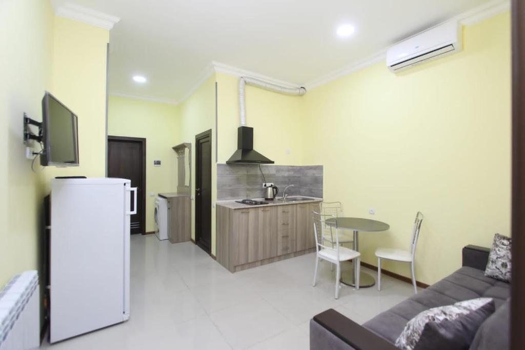 Modern apartments and Tours - Camera Doppia Con Due Letti Matrimoniali
