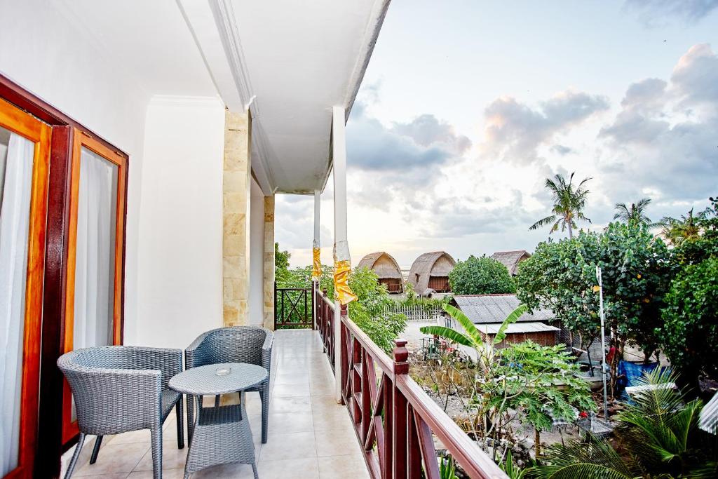 Nyuh Gading Home Stay - Chambre Double Avec Balcon Et Vue Sur La Mer