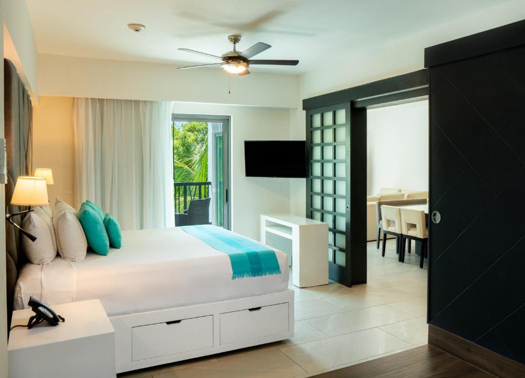 Karisma - Azul Beach Resort The Fives