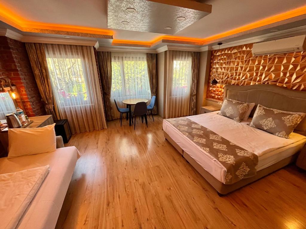 Meydan Suites - Deluxe Triple Room