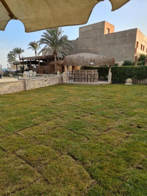 Zahrada ubytování Beachfront Sokhna Villa 4 Bedrooms W Private pool