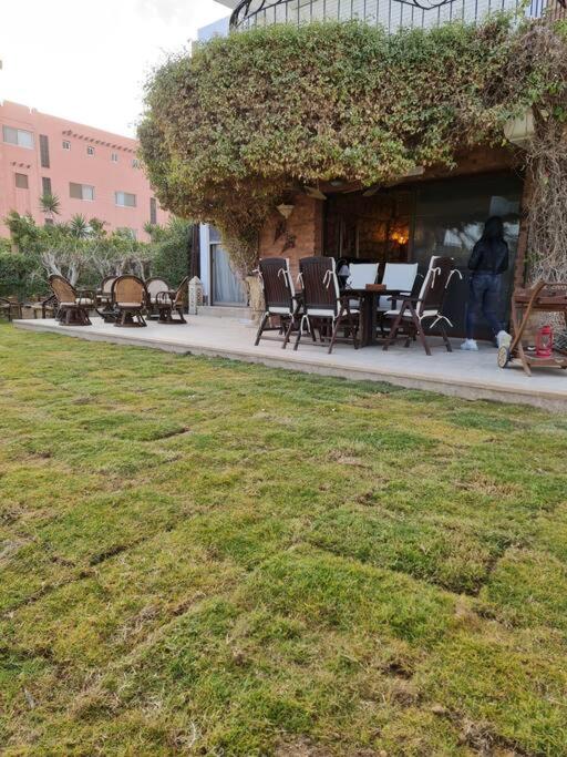 Zahrada ubytování Beachfront Sokhna Villa 4 Bedrooms W Private pool