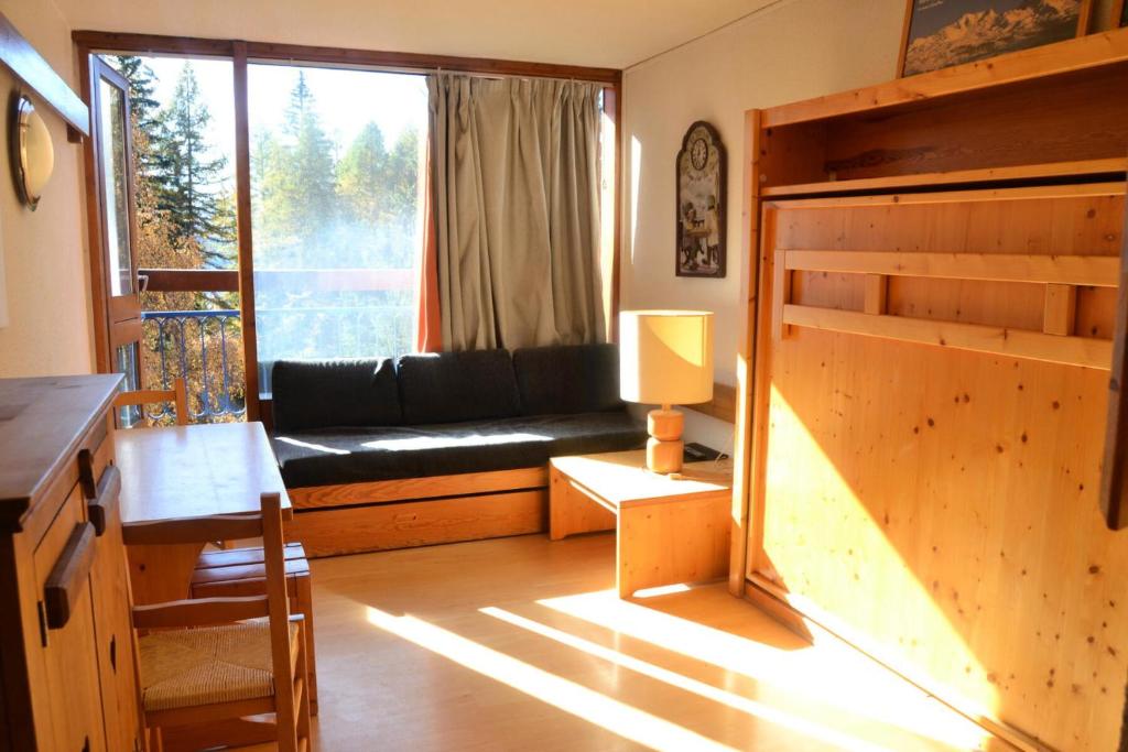 Photo de la galerie de l'établissement Résidence Miravidi - Beau studio pour 4 personnes, proche des pistes et des commerces, au cœur du village du Charvet à Arc 1800 MAE-1958, à Arc 1800
