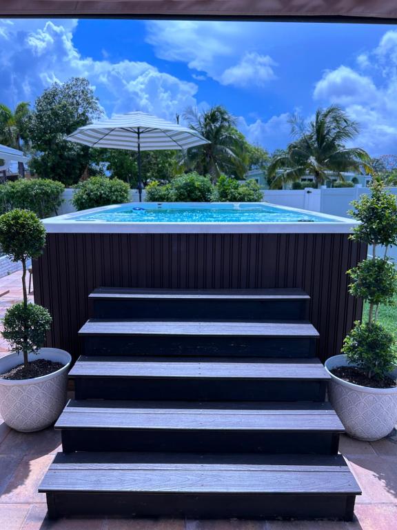 Paradise Duplex by the Beach, Hypoluxo (updated prices 2024)