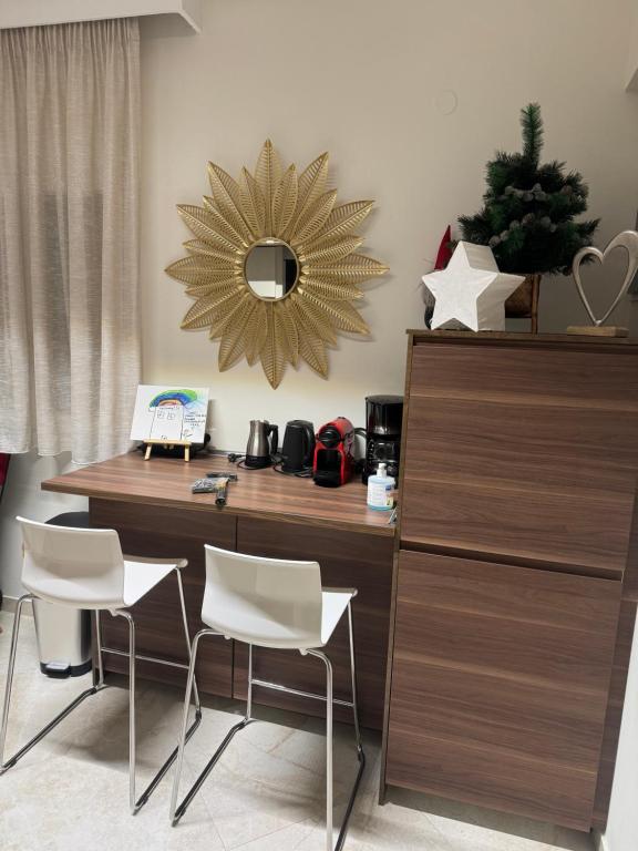 Ag.Sofias pedestrian area luxury ap. & big balcony - 1