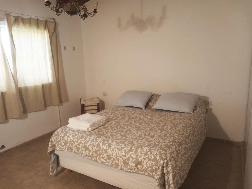 Katil atau katil-katil dalam bilik di Casa para 2 personas - 1 habitación, cama doble