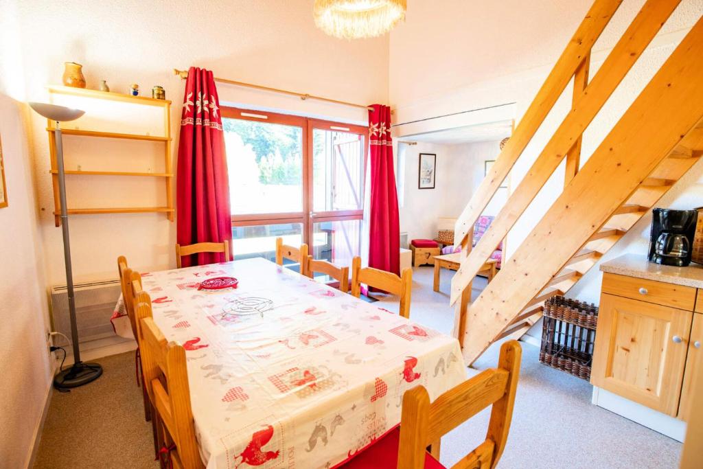 Katil atau katil-katil dalam bilik di Résidence Les Arolles - LES AROLLES - AR24B MAE-3099