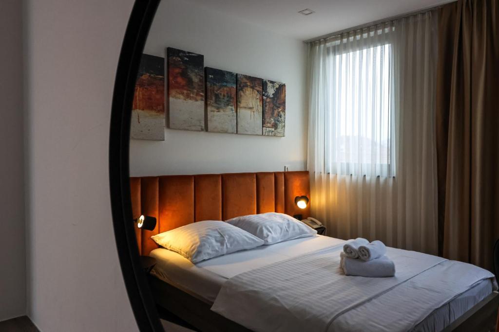 The Hotel National - Resim 12