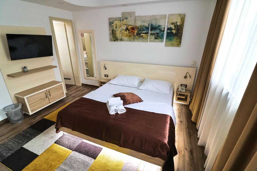 The Hotel National - Standard Triple Room