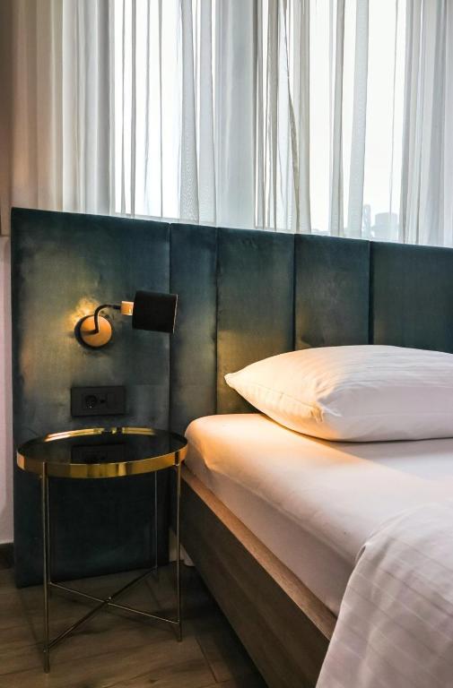 The Hotel National - Resim 20