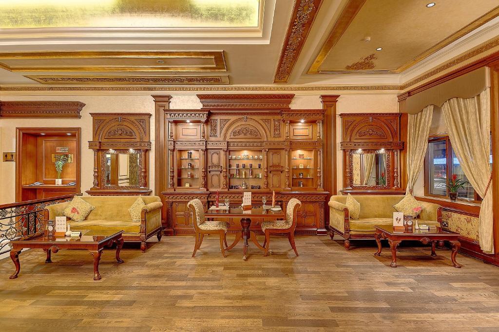 Posezení v ubytování Royal Ascot Hotel