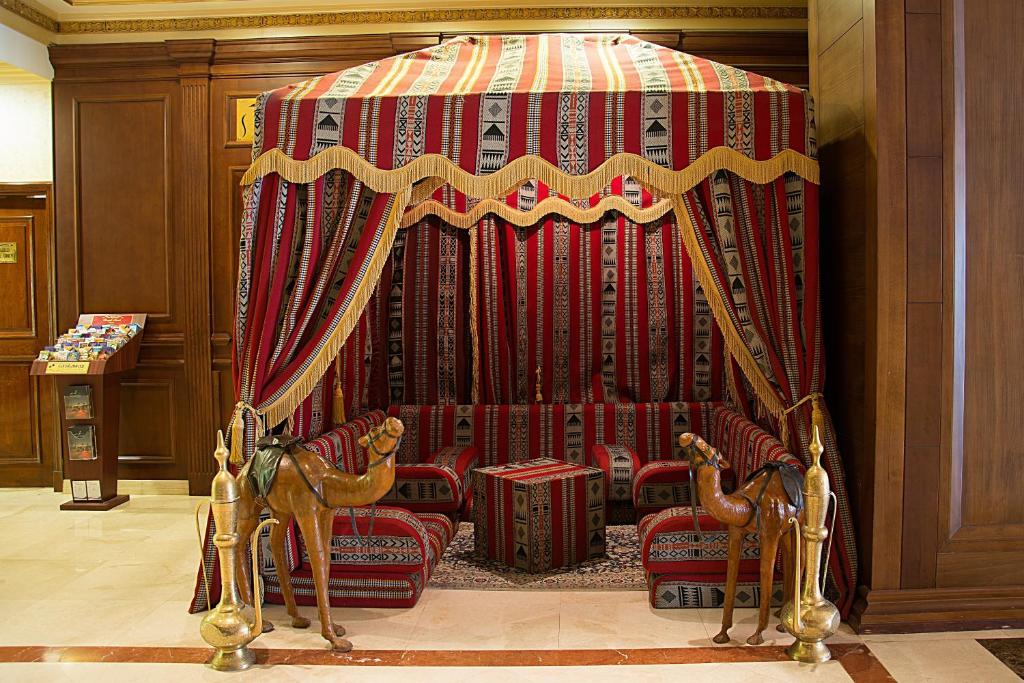 Posezení v ubytování Royal Ascot Hotel