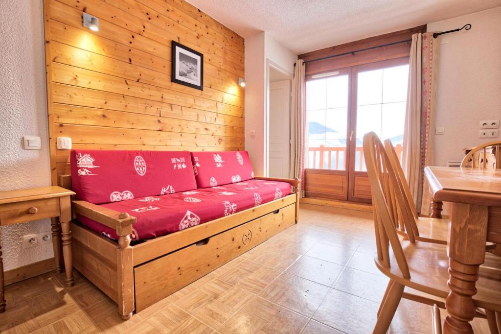 Photo de la galerie de l'établissement Les Chalets Des Evettes - Appartement dans une résidence avec piscine au pied des pistes MAE-3264, à Notre-Dame-de-Bellecombe
