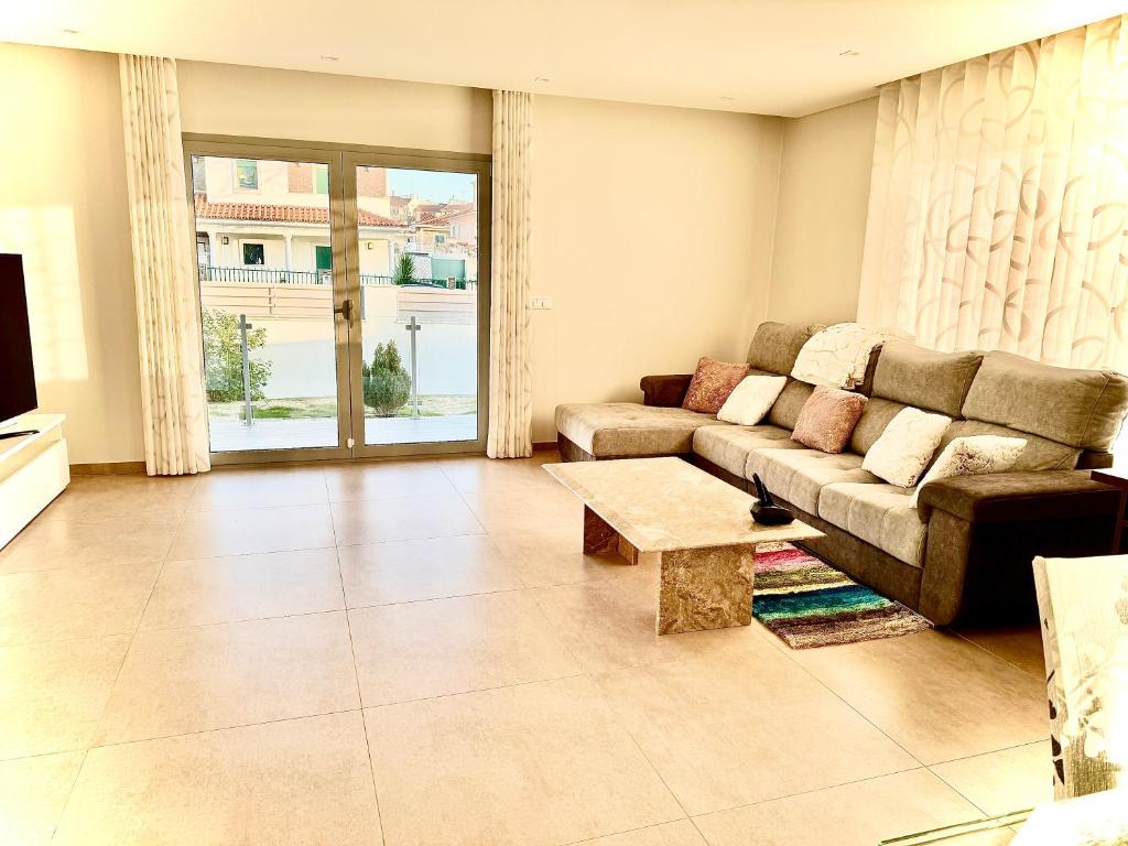 Miranda House 4